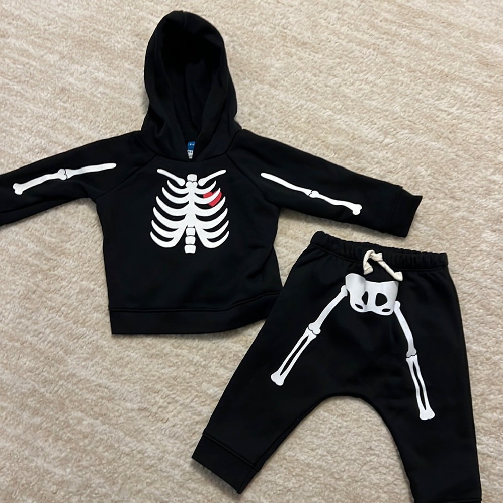 Adorable Gender Neutral Old Navy Halloween Skeleton Two Piece Sweatsuit!